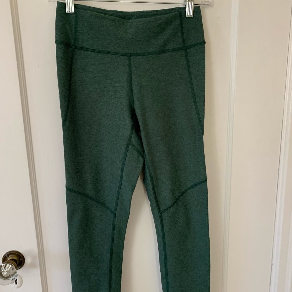 Outdoor voices Size Small 7/8 Warmup leggings